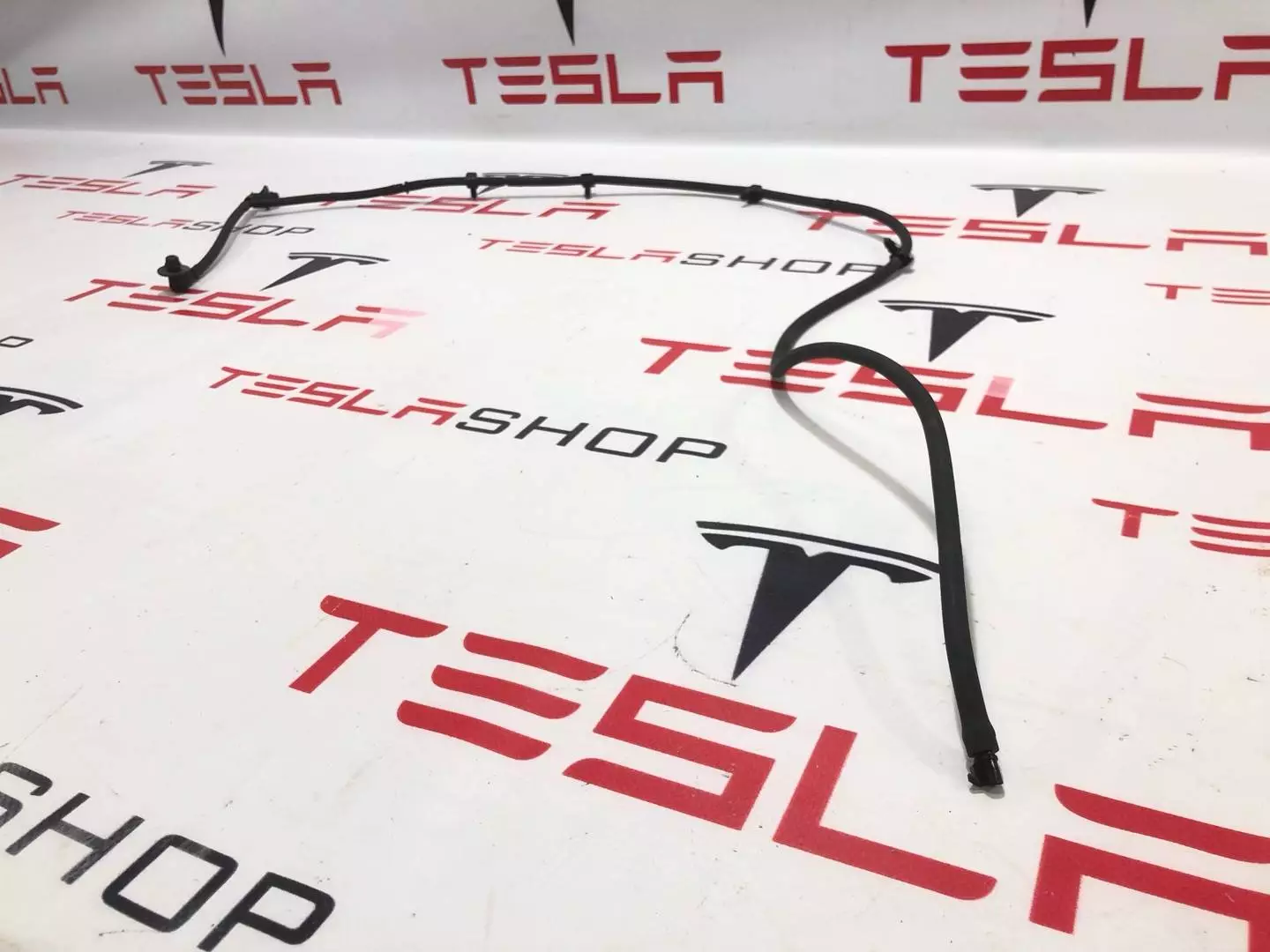 Трубка омывателя (шланг омывателя) к Tesla Model S 2021