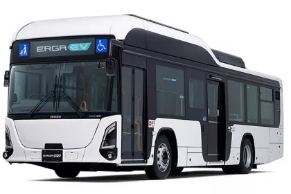 Isuzu выпустила первый в Японии электробус с плоским полом ERGA EV