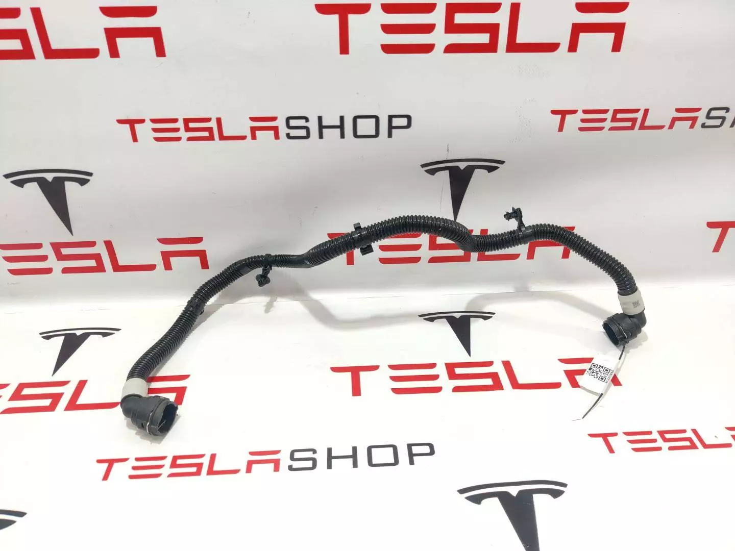 Патрубок радиатора к Tesla Model S 2021