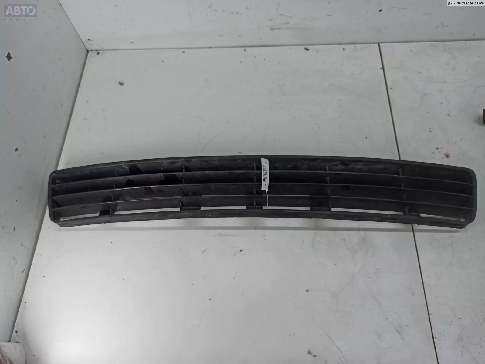 Решетка бампера к Audi A4 1997