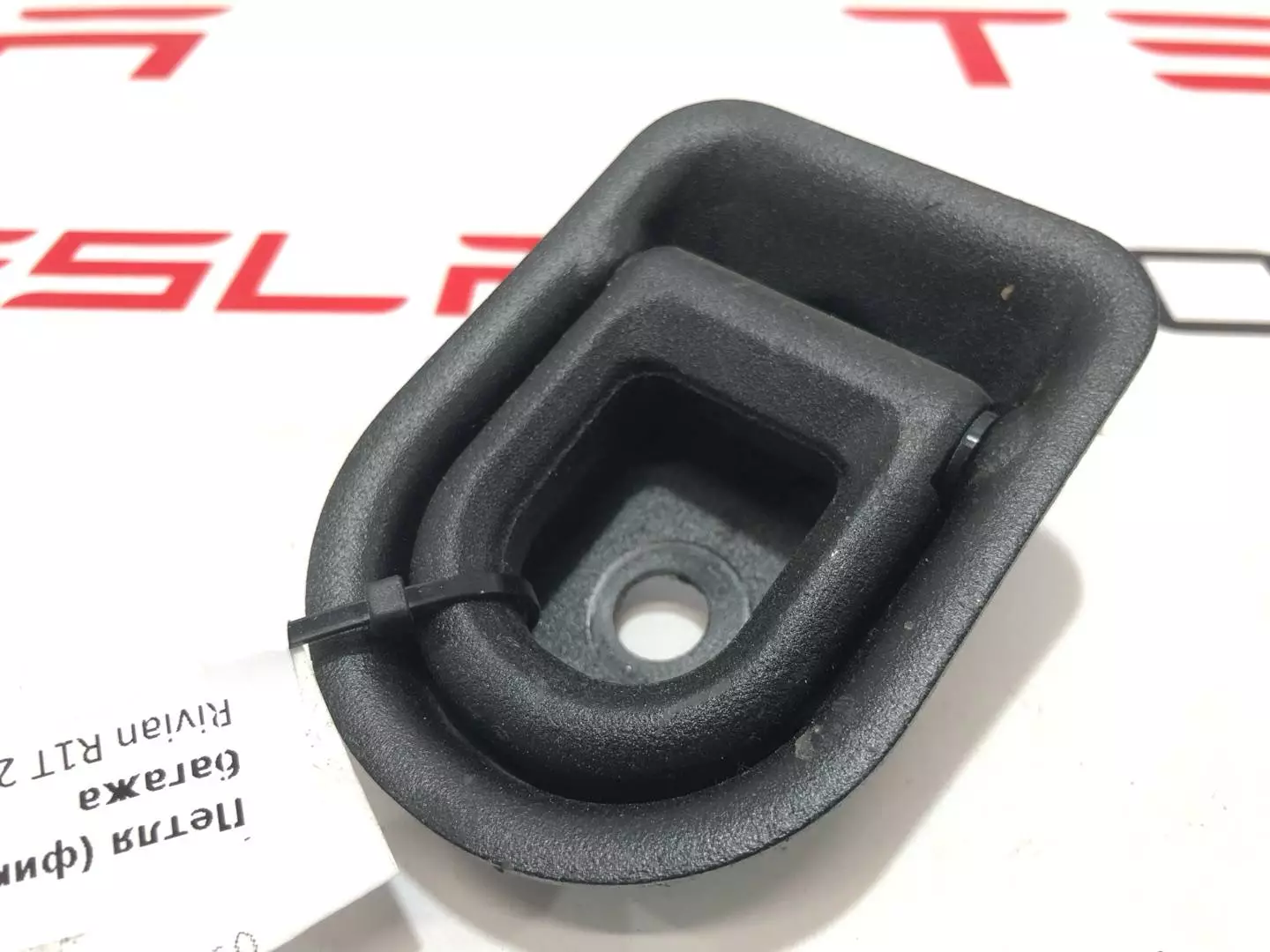 Петля двери к Rivian R1T 2022