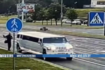 Пьяный пешеход хотел покататься на Hummer и разбил стекло после отказа в поездке