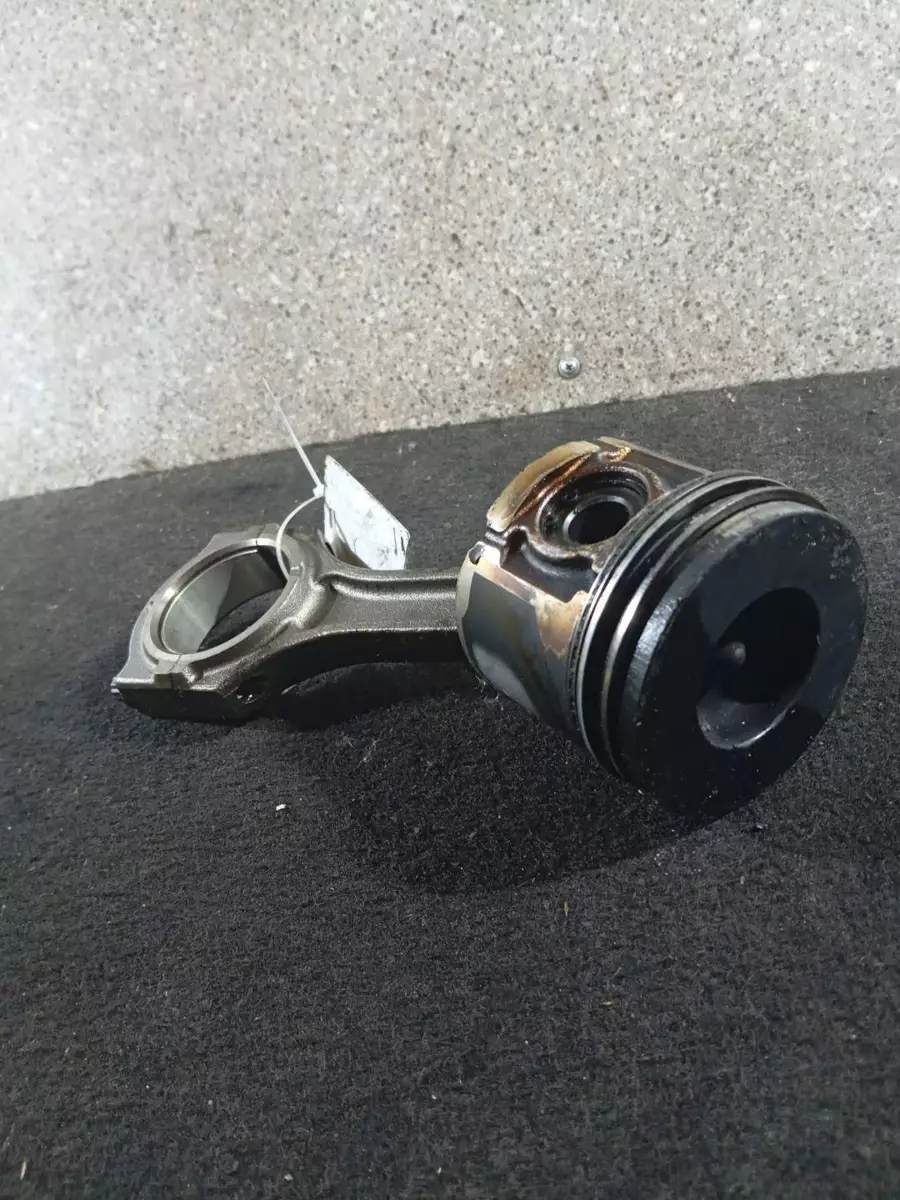 Поршень к Mazda MPV 2005