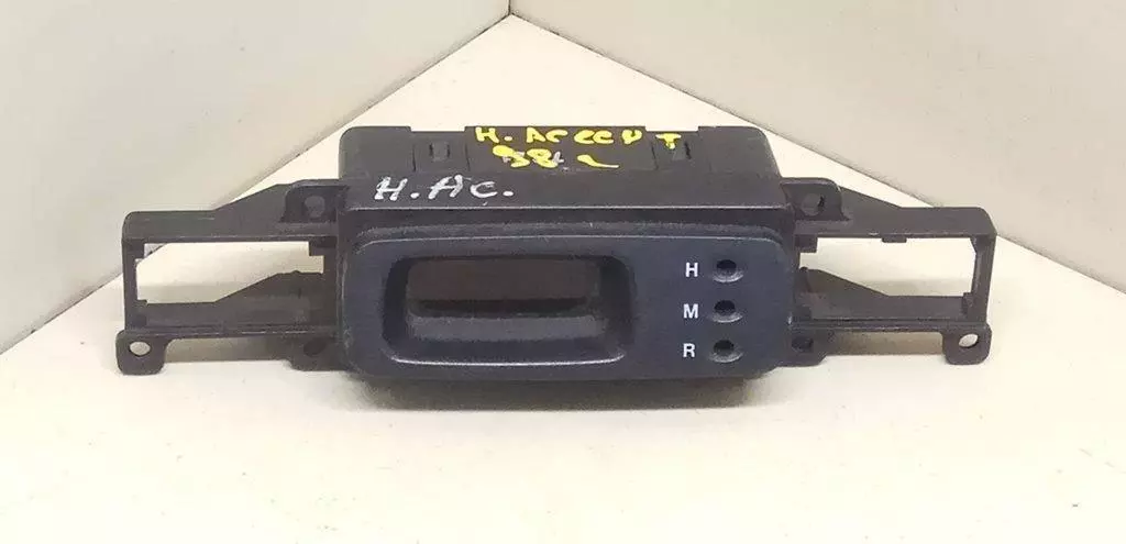 Часы к Hyundai Accent 1998
