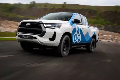 Toyota проводит полевые испытания десяти водородных пикапов Hilux