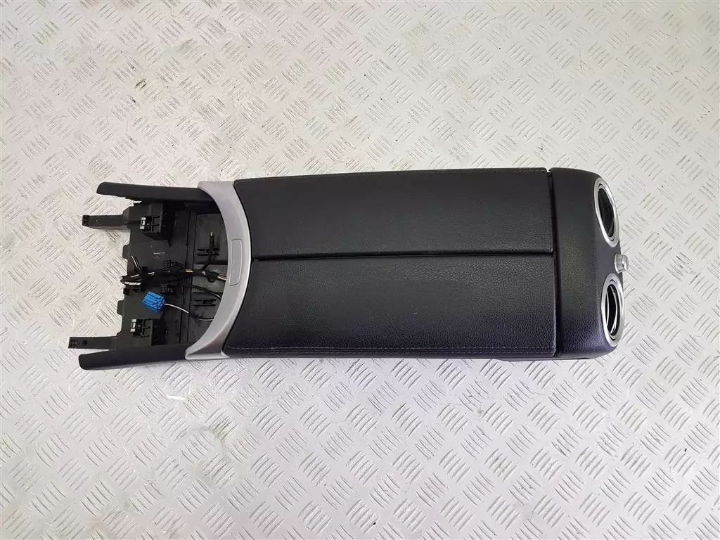 Подлокотник к Mercedes-Benz C-klasse 2017