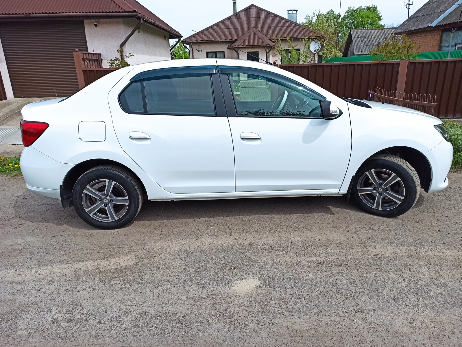 Renault Logan II, 2016