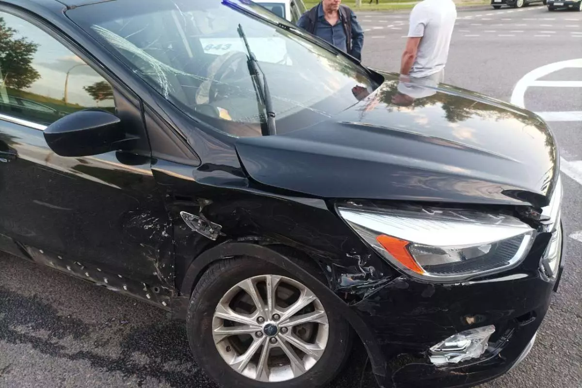 В Минске пьяный водитель Ford устроил аварию с Mercedes