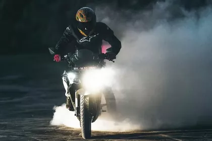 Bajaj анонсировала выпуск Bruzer – первого мотоцикла на сжатом газе
