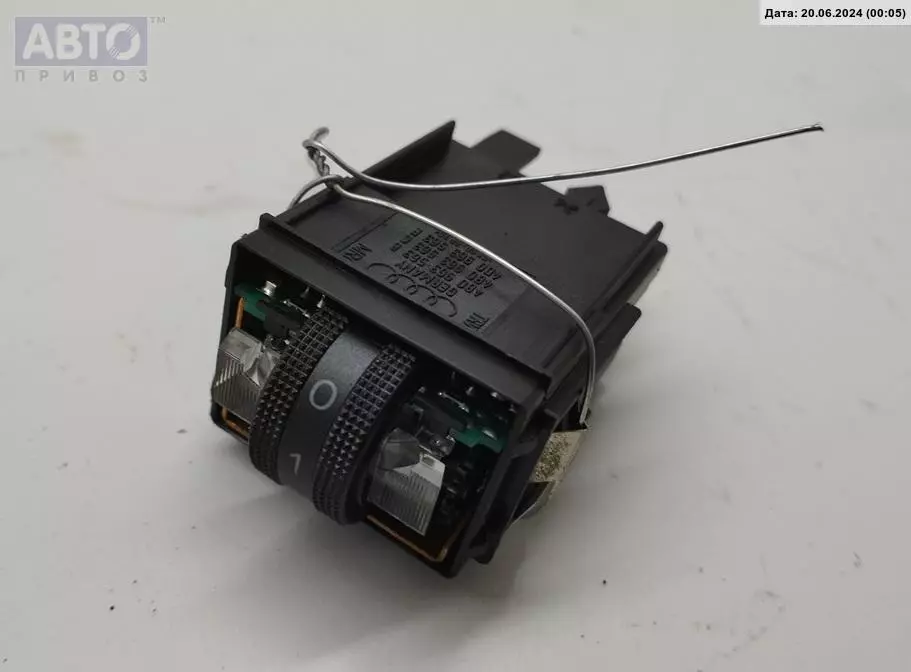 Кнопка  к Audi A6 2002