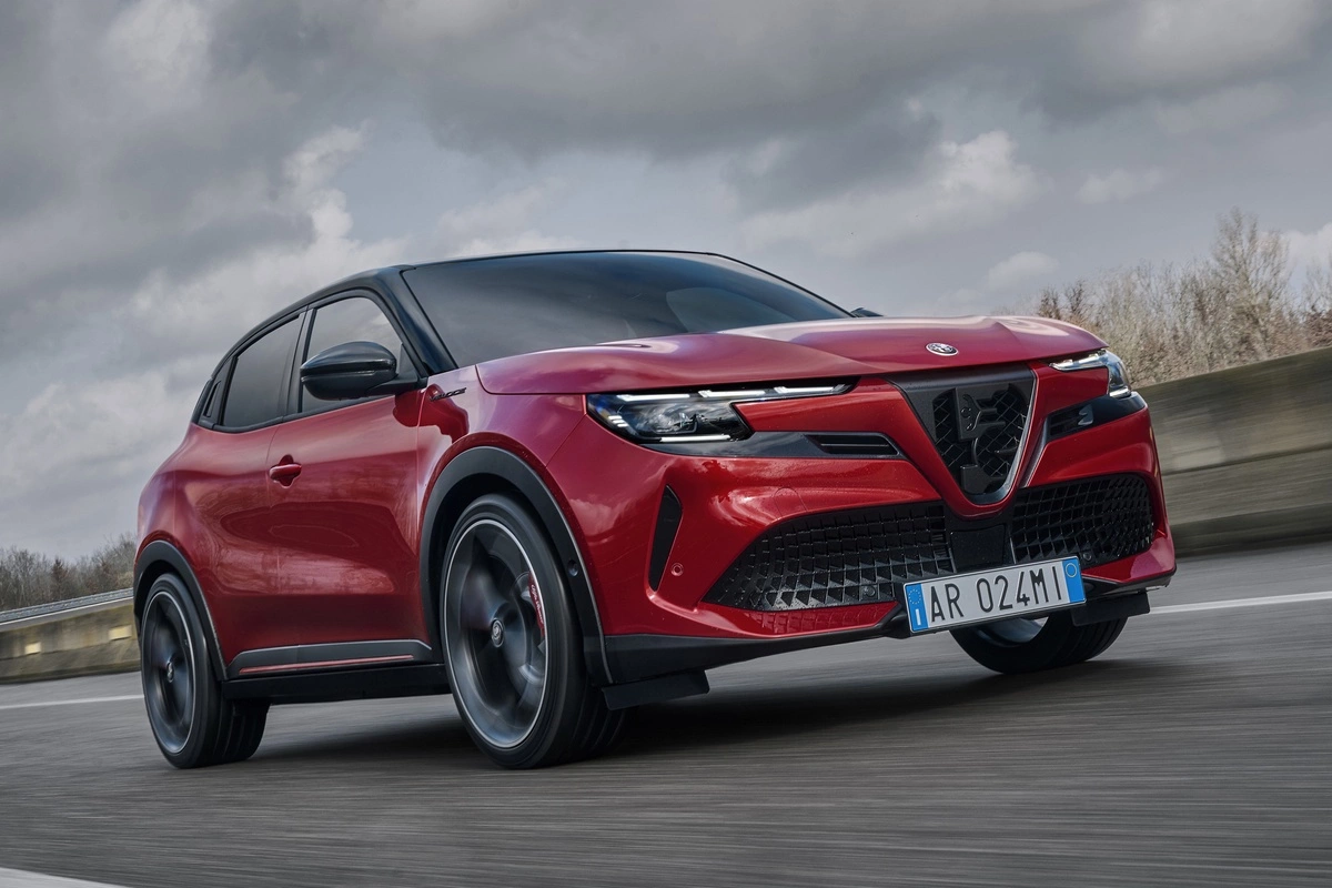 В Alfa Romeo пересмотрели характеристики топового Junior Veloce