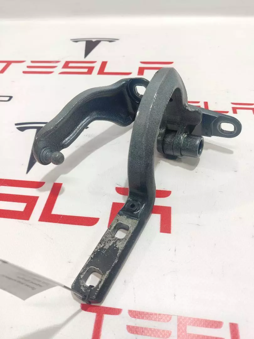 Петля двери к Tesla Model X 2019