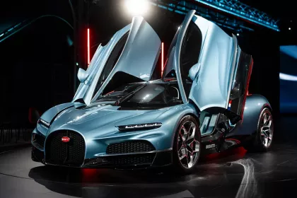 Его назвали Tourbillon: новый гиперкар Bugatti с могучим «атмосферником» V16