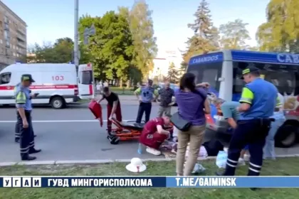 74-летняя пенсионерка попала под микроавтобус в Минске