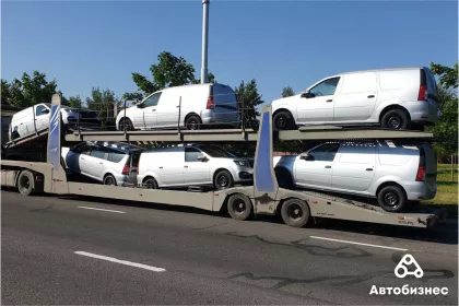 Фотофакт: автомобили LADA Largus ижевской сборки прибыли в Беларусь