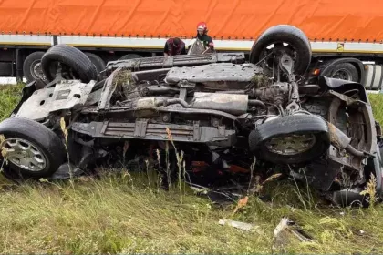 Водитель, его жена, мать и дочь погибли в аварии на трассе М10