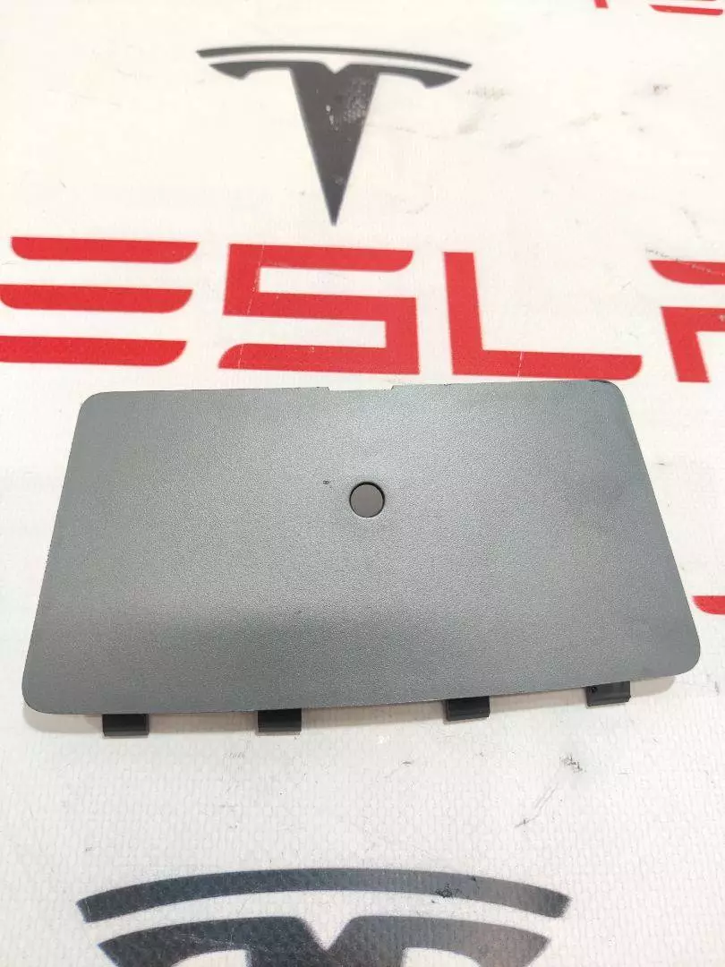Монитор к Tesla Model 3 2019