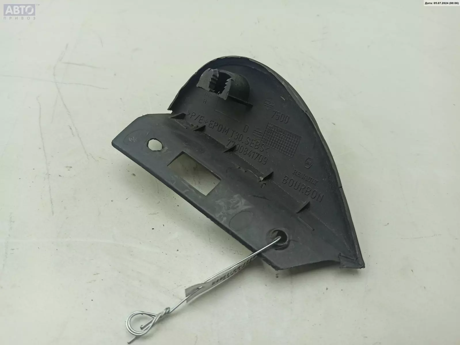 Молдинг крыла к Renault Scenic 2000