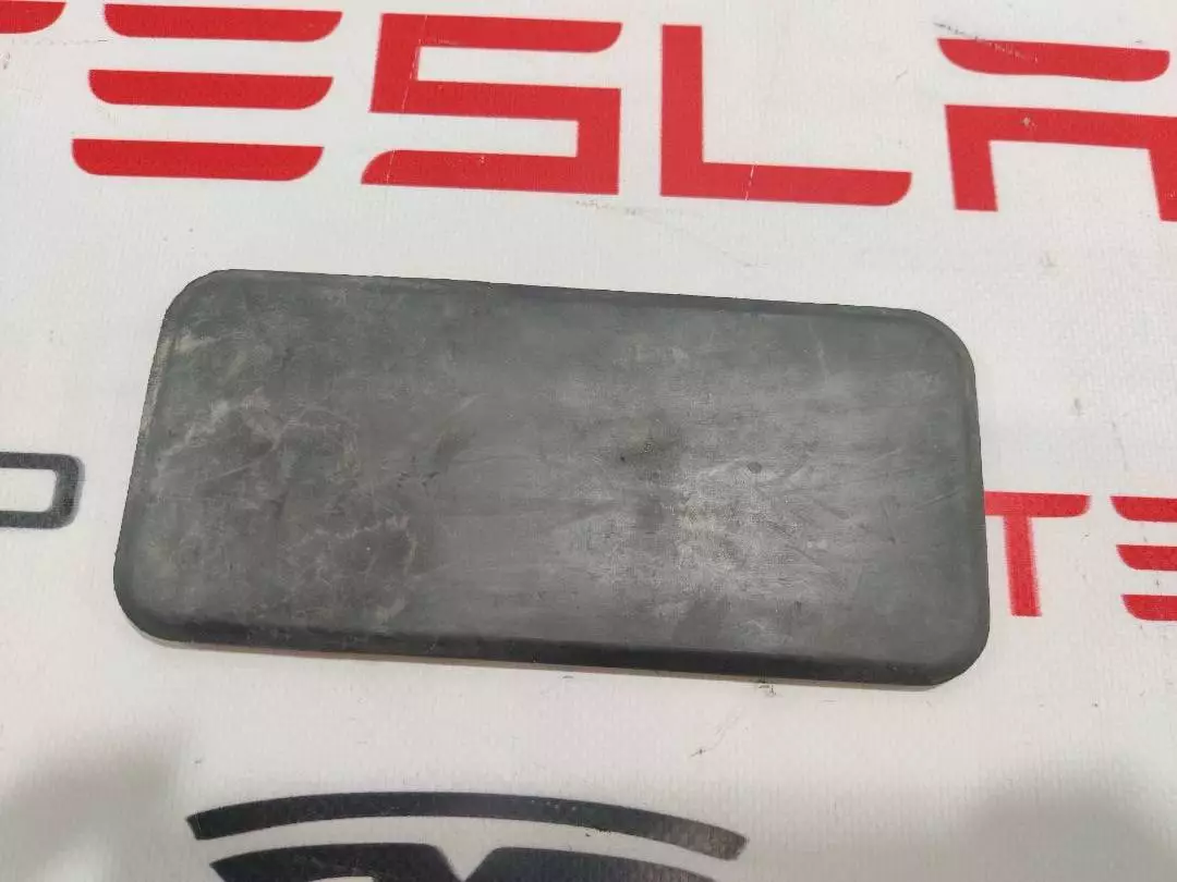 Заглушка к Tesla Model 3 2019