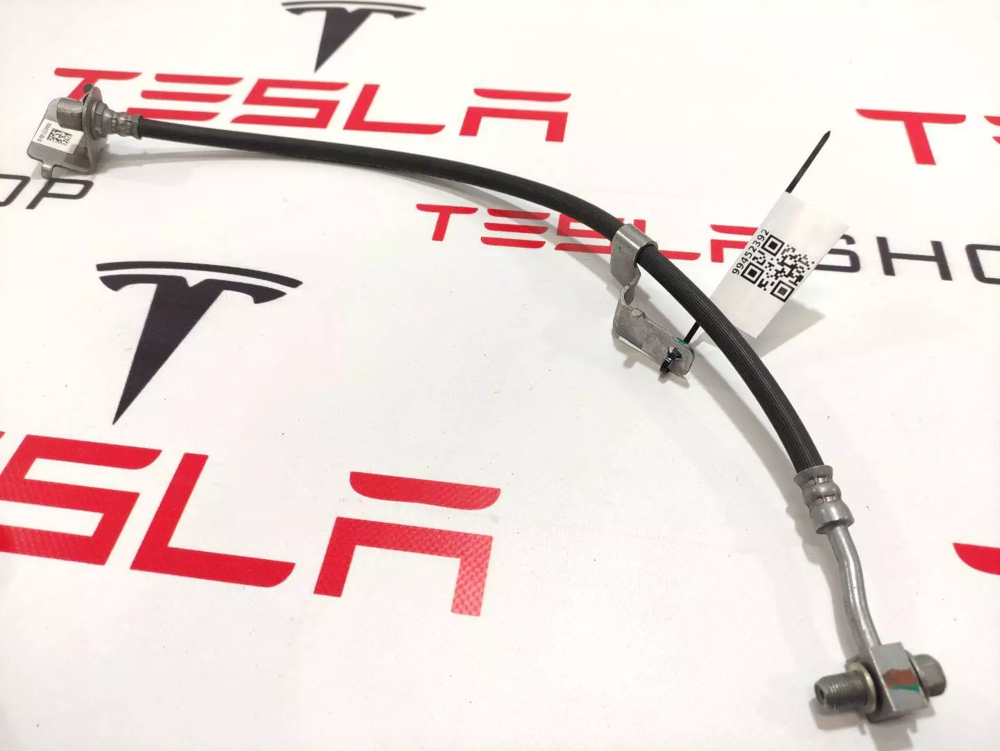 Шланг тормозной к Tesla Model 3 2019