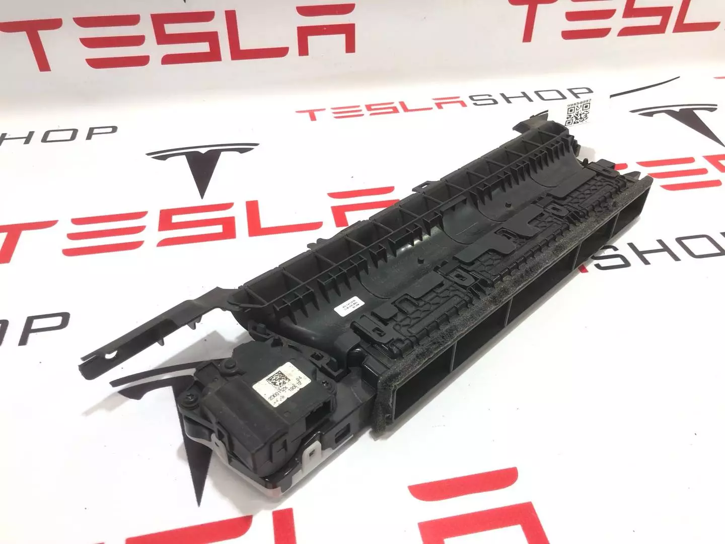 Воздуховод к Tesla Model 3 2019