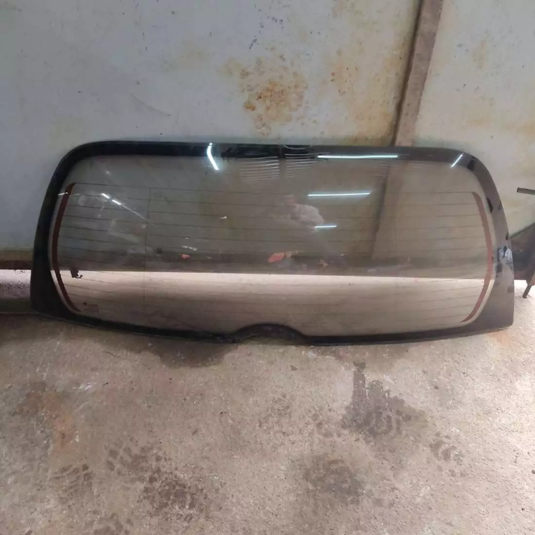 Стекло заднее к Opel Omega 1995