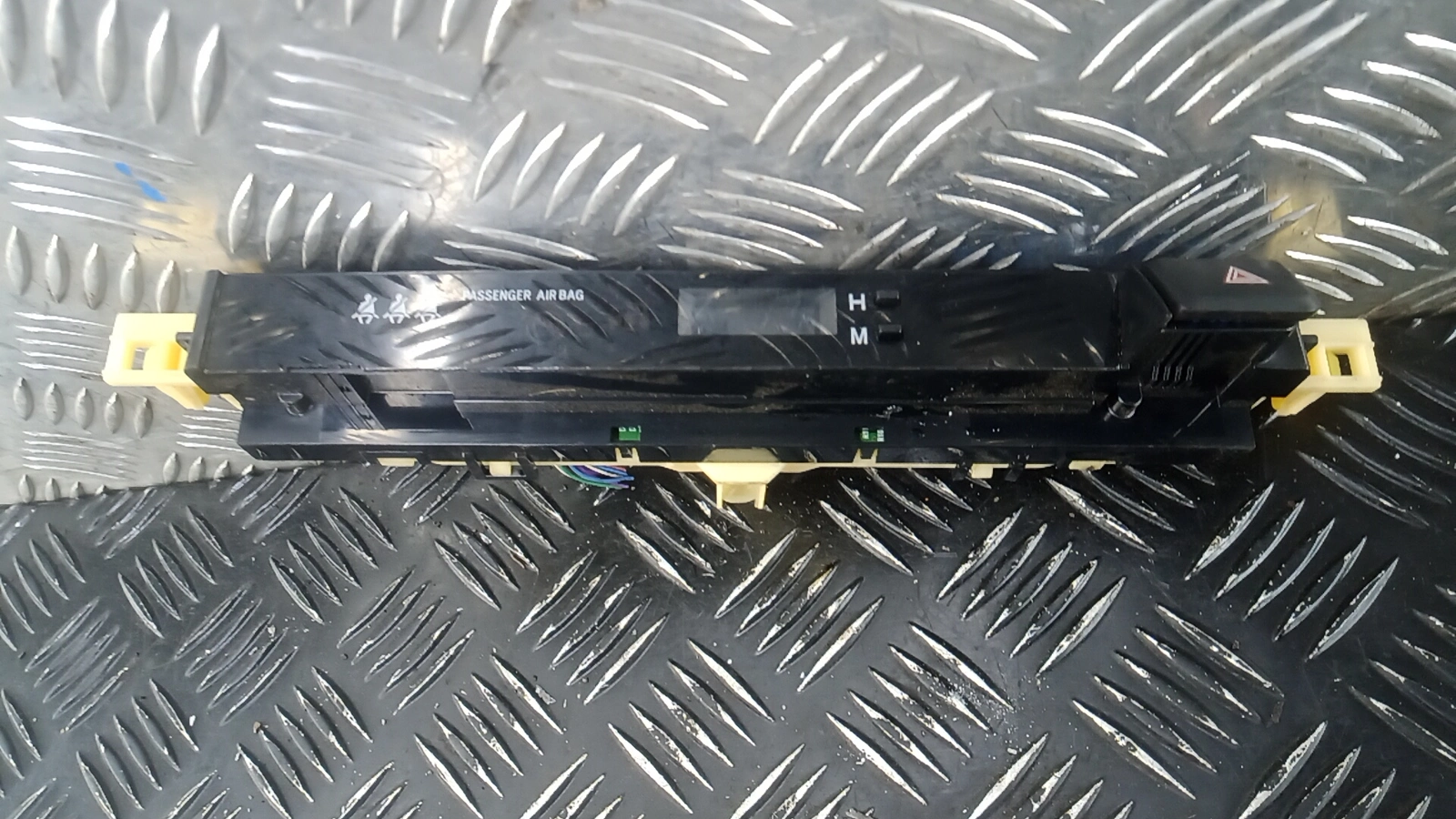 Кнопка  к Toyota RAV 4 2014
