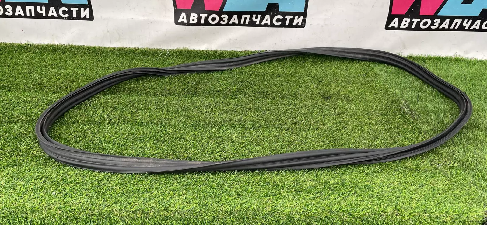 Уплотнитель багажника к Ford Mustang 2024