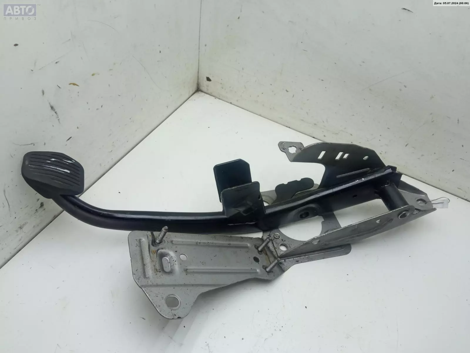 Педаль тормоза к Mazda 3 2004