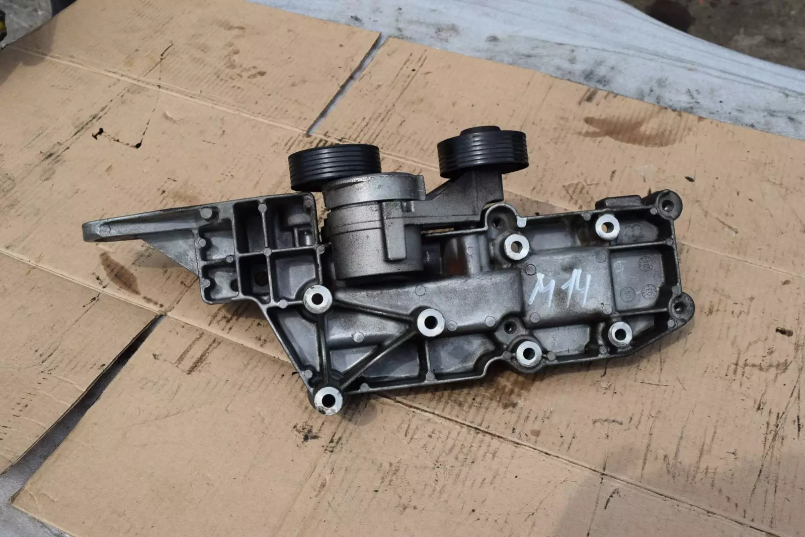 Кронштейн двигателя к Volvo V70 2004