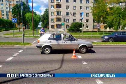 70-летняя водитель в Бресте поехала на красный и сбила пешехода
