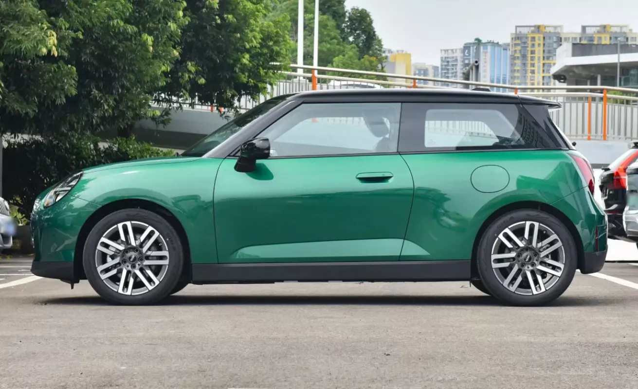 Электромобиль Mini Cooper от совместного предприятия BMW и GWM ...