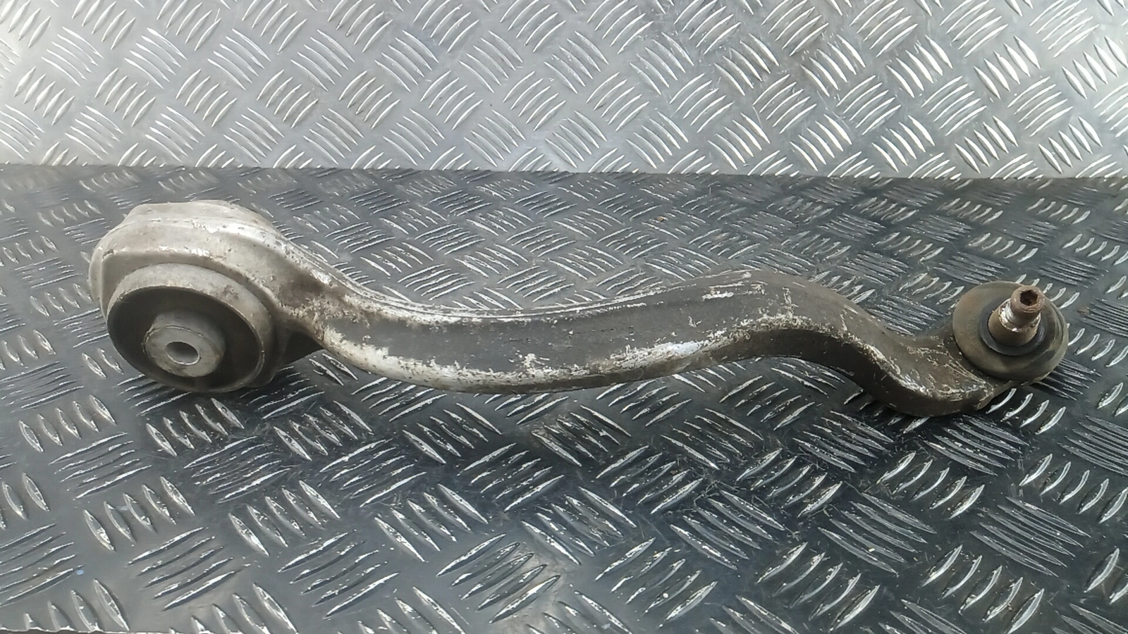 Рычаг передний к Mercedes-Benz E-klasse 2010