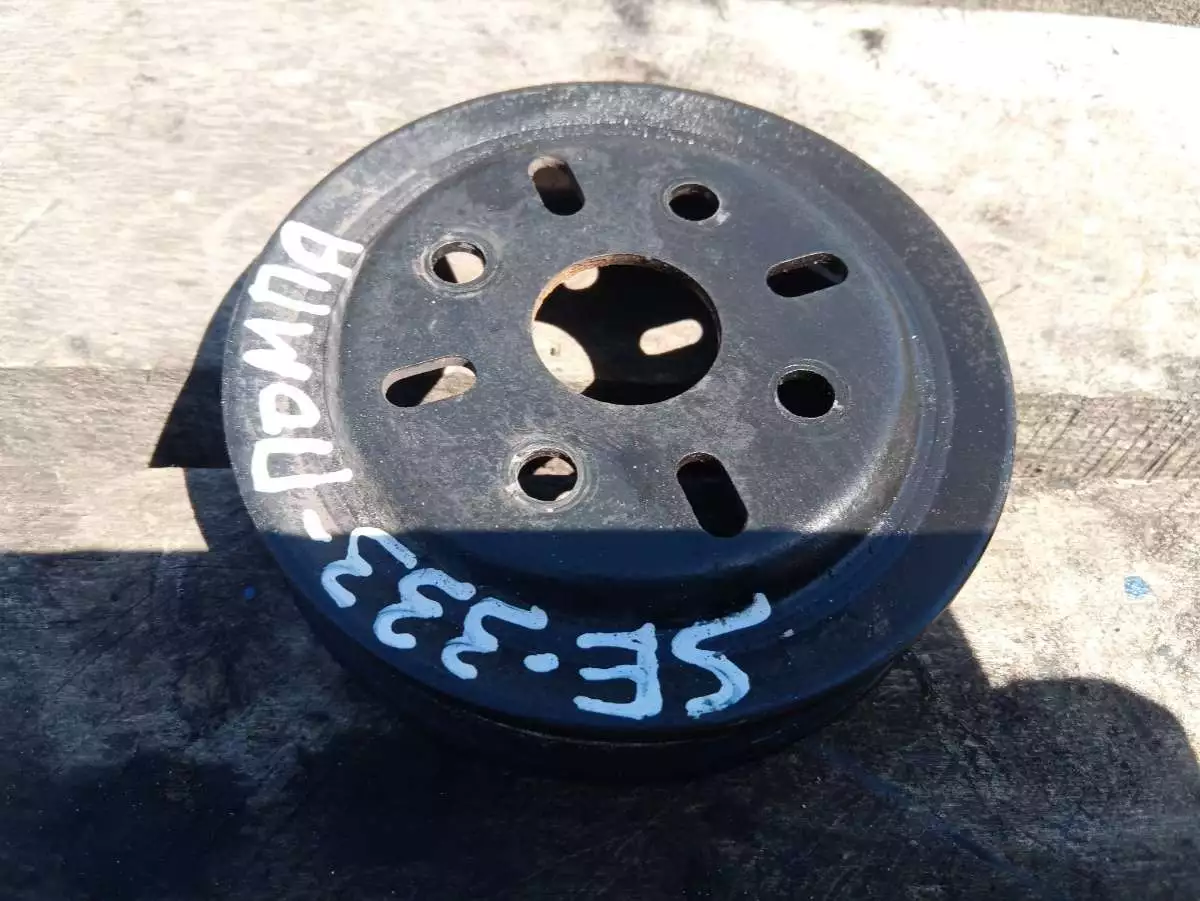 Шкив помпы к Nissan Almera 2001
