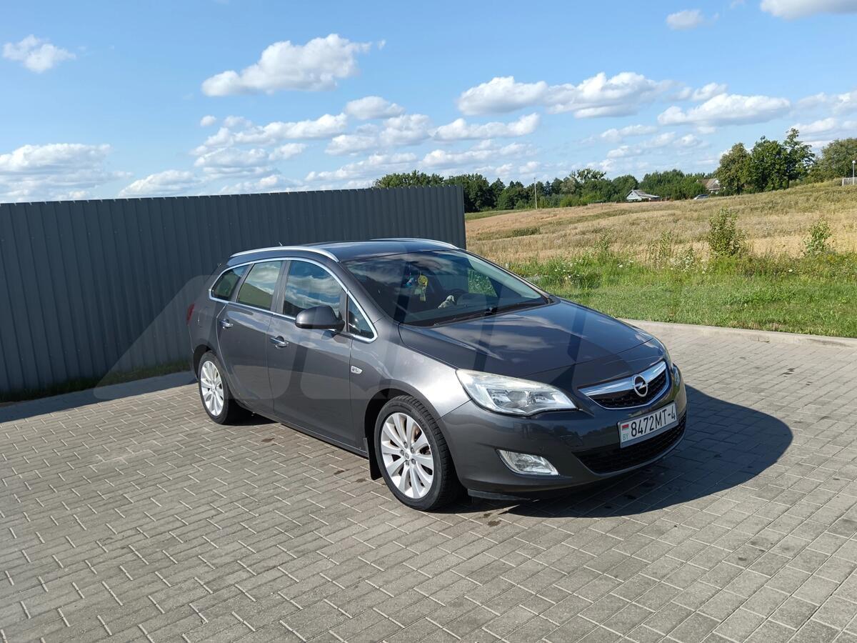 Opel Astra J, 2011