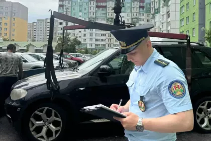 В Минске у должника арестовали BMW X5