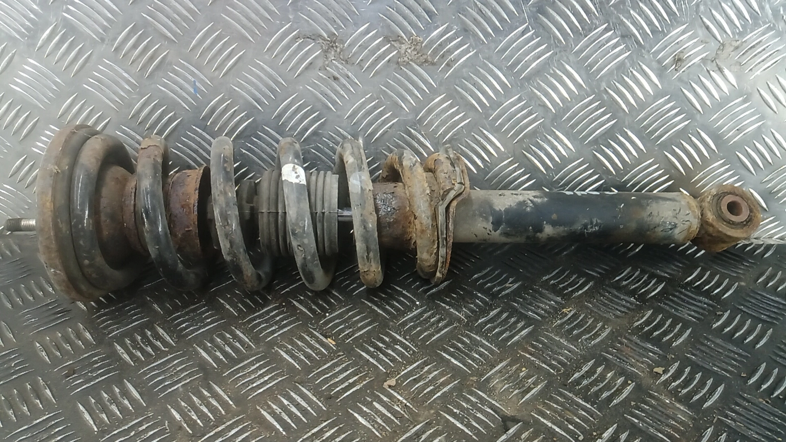 Пружина передняя к Mitsubishi Pajero 2009