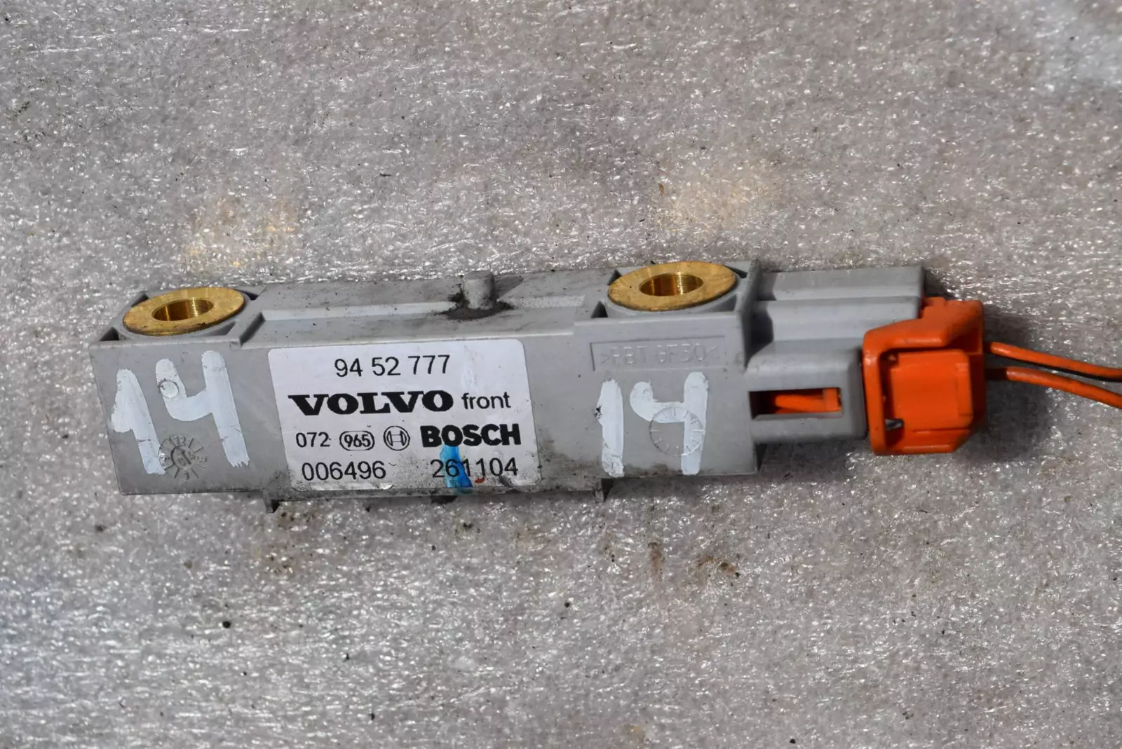 Датчик удара к Volvo V70 2004