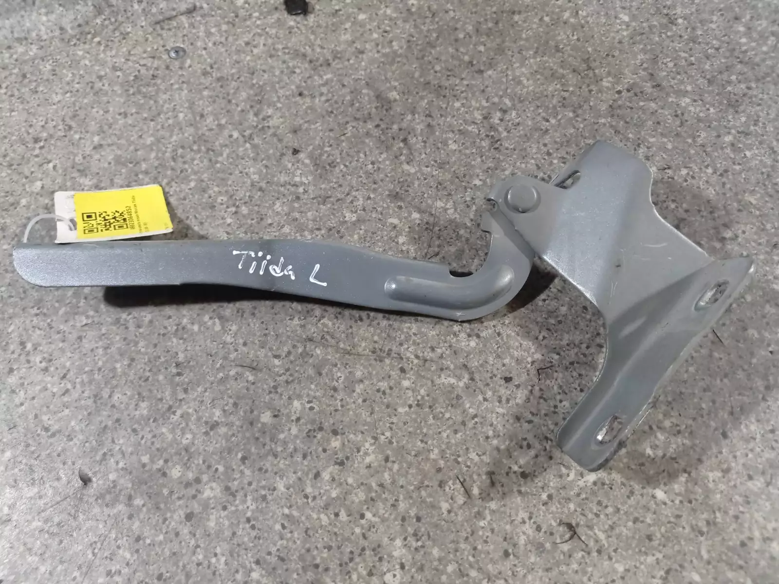 Петля капота левая к Nissan Tiida 2008