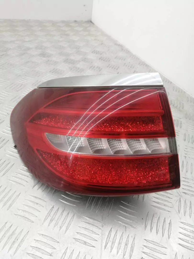 Фонарь задний левый к Mercedes-Benz W124 2017