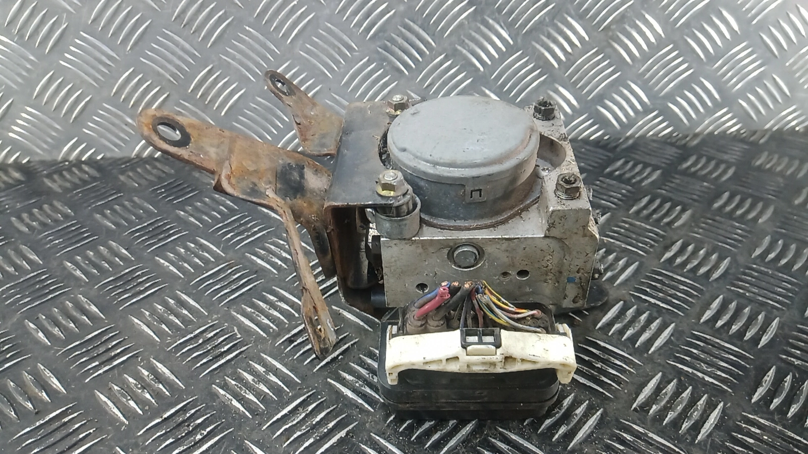 Блок ABS к Mitsubishi L200 2007