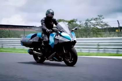 Kawasaki показала водородный мотоцикл с двигателем в 998 куб. см