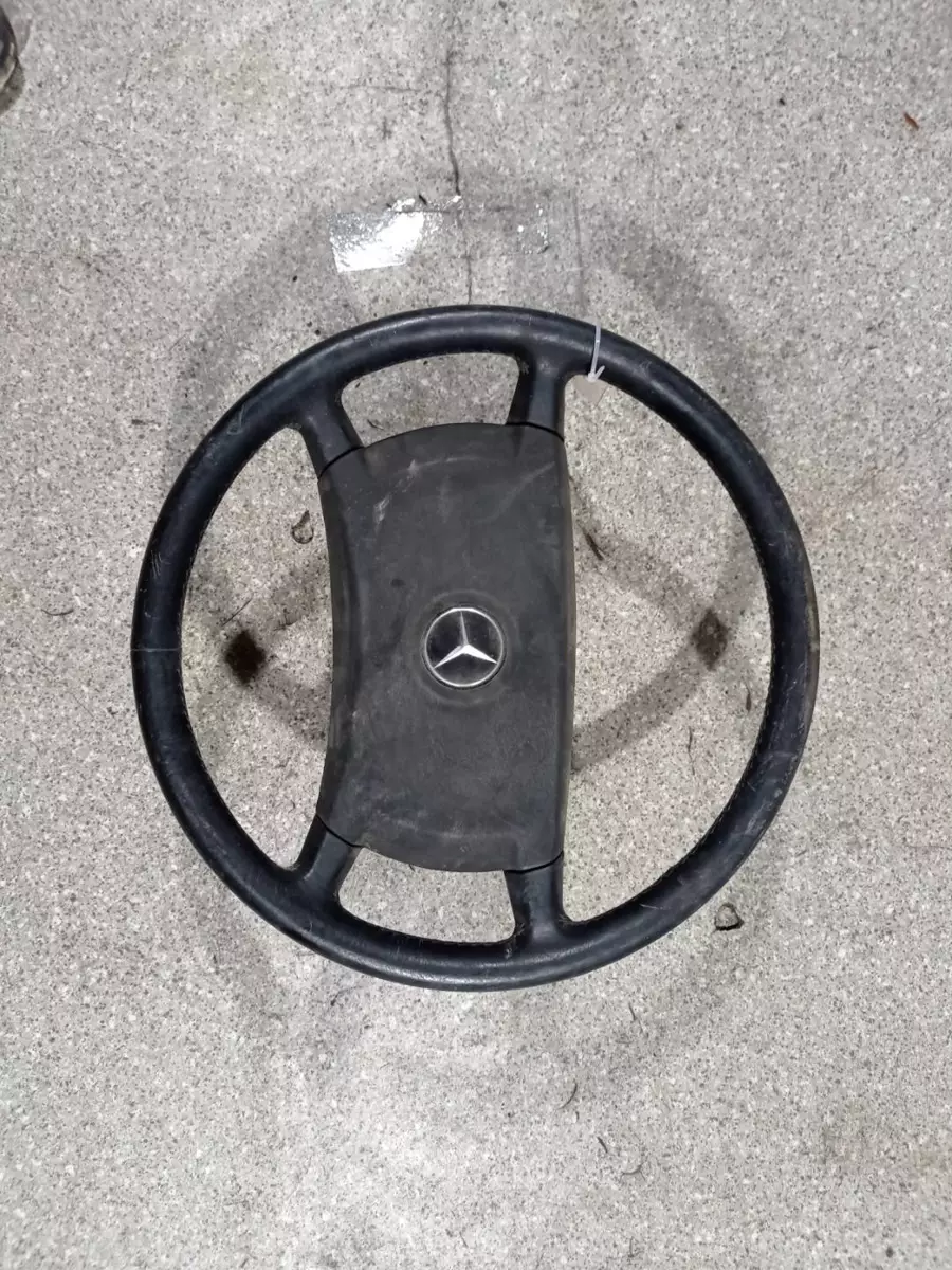 Руль к Mercedes-Benz W123 1981