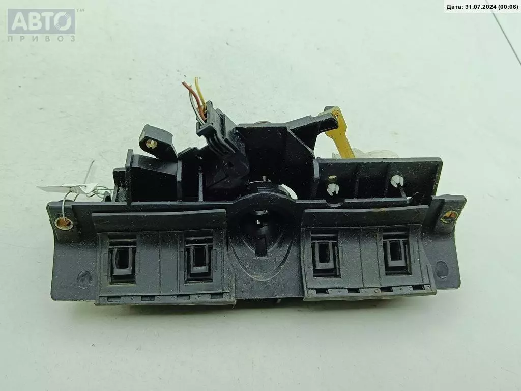 Кнопка  к Audi A4 1997