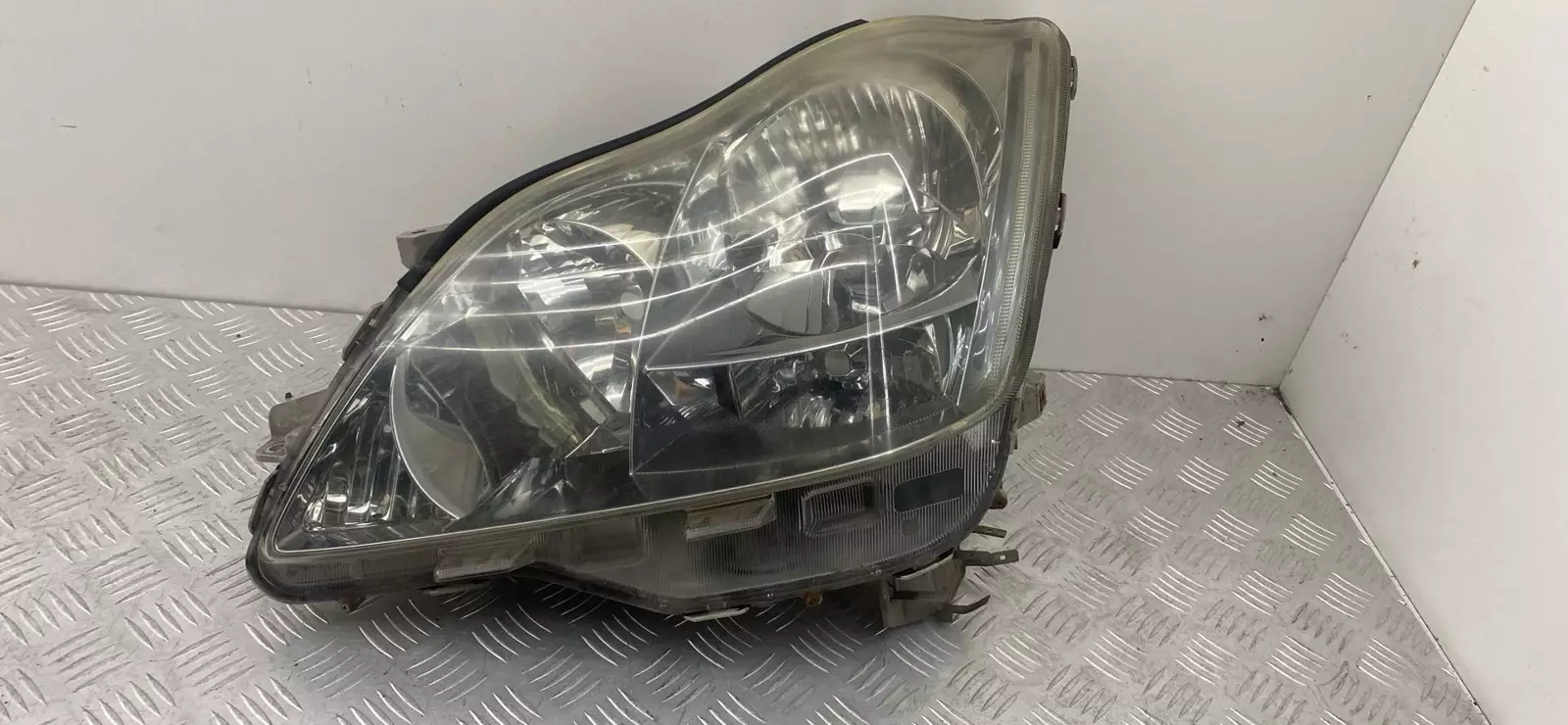 Фара левая к Toyota Crown 2005