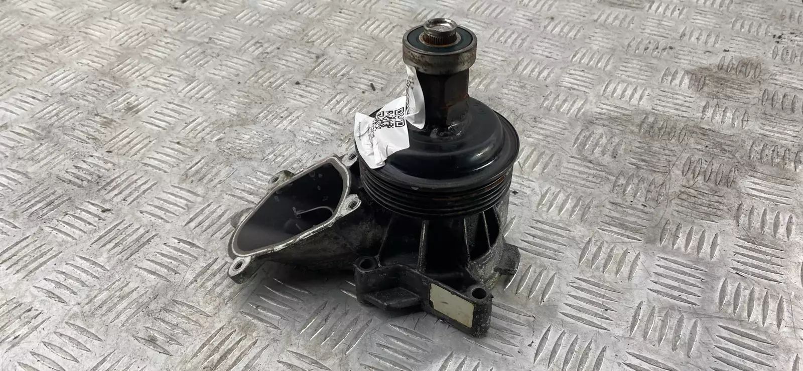 Помпа к BMW X5 2004