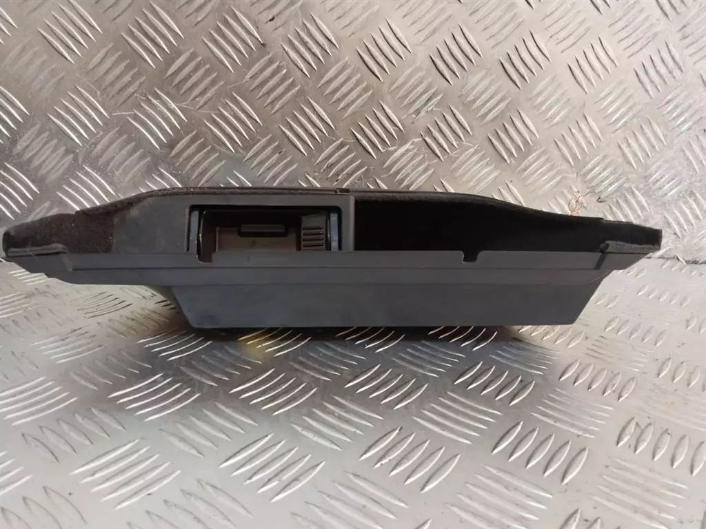 Пепельница к BMW  1998