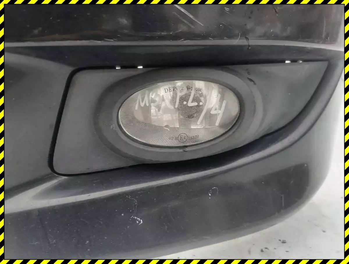 Фара противотуманная левая к Mazda 3 2007