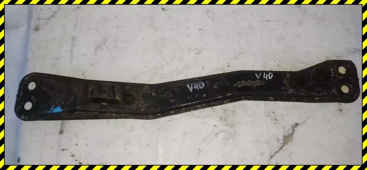 Балка под КПП к Volvo V40 1996
