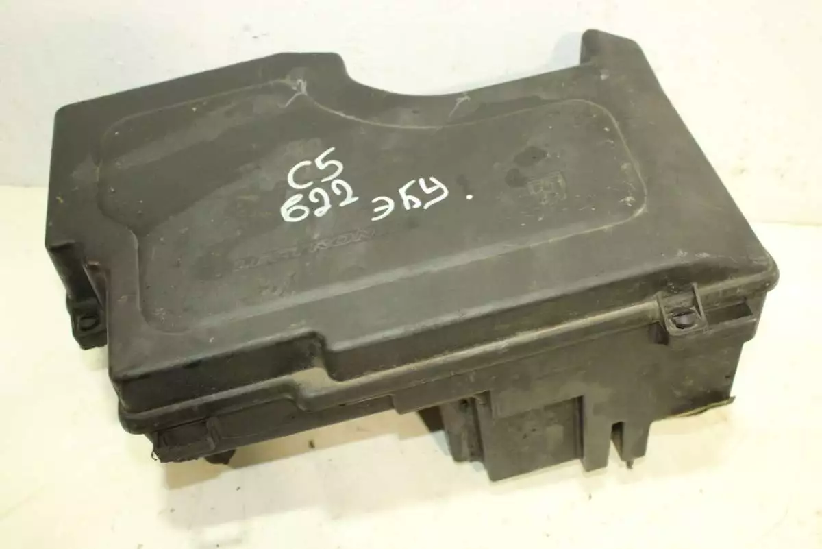 Короб предохранителей к Citroen C5 2002